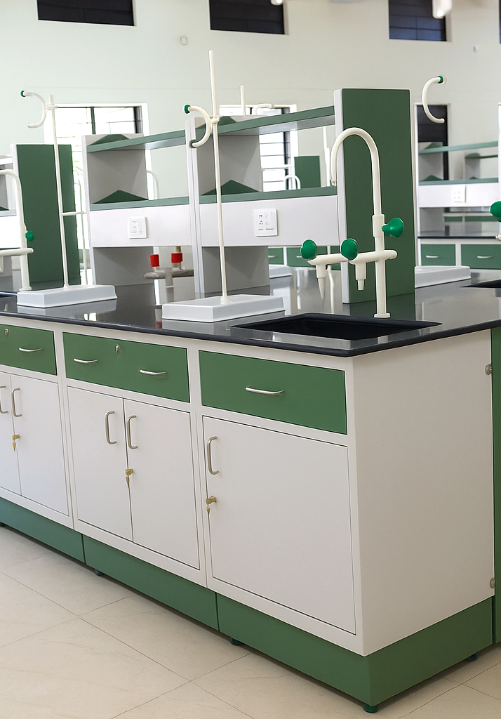 lab furniture services